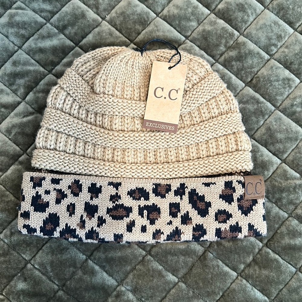 Ponytail beanie animal print